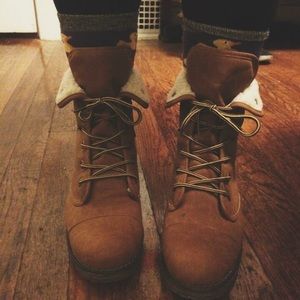 Dirty Laundry wool lined boots!