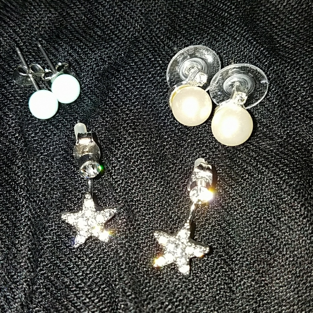 Bundle of 3 sets of earrings