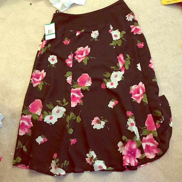 Plus size black floral knee length swing skirt - Picture 1 of 1
