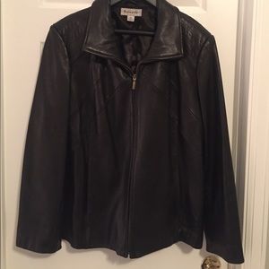 Like new black leather jacket