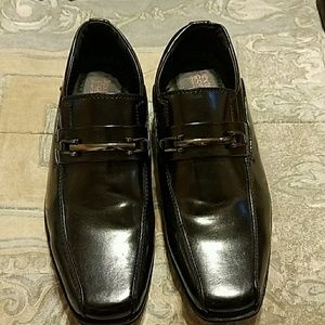 Black dress shoes
