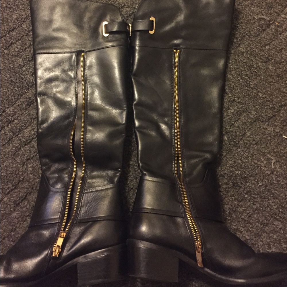 Black Vince Camuto boots