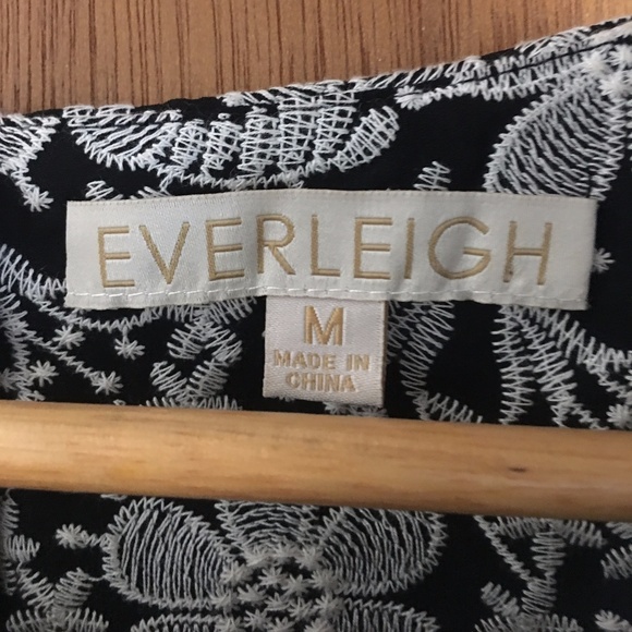 Everleigh Daisy Embroidered Blouse - Picture 2 of 3