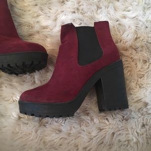 Red ankle booties🖤❤️