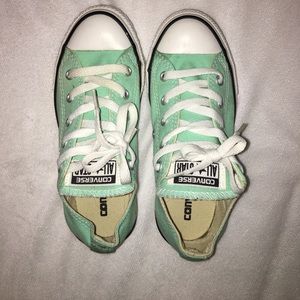 Size 1 (kids) Converse mint