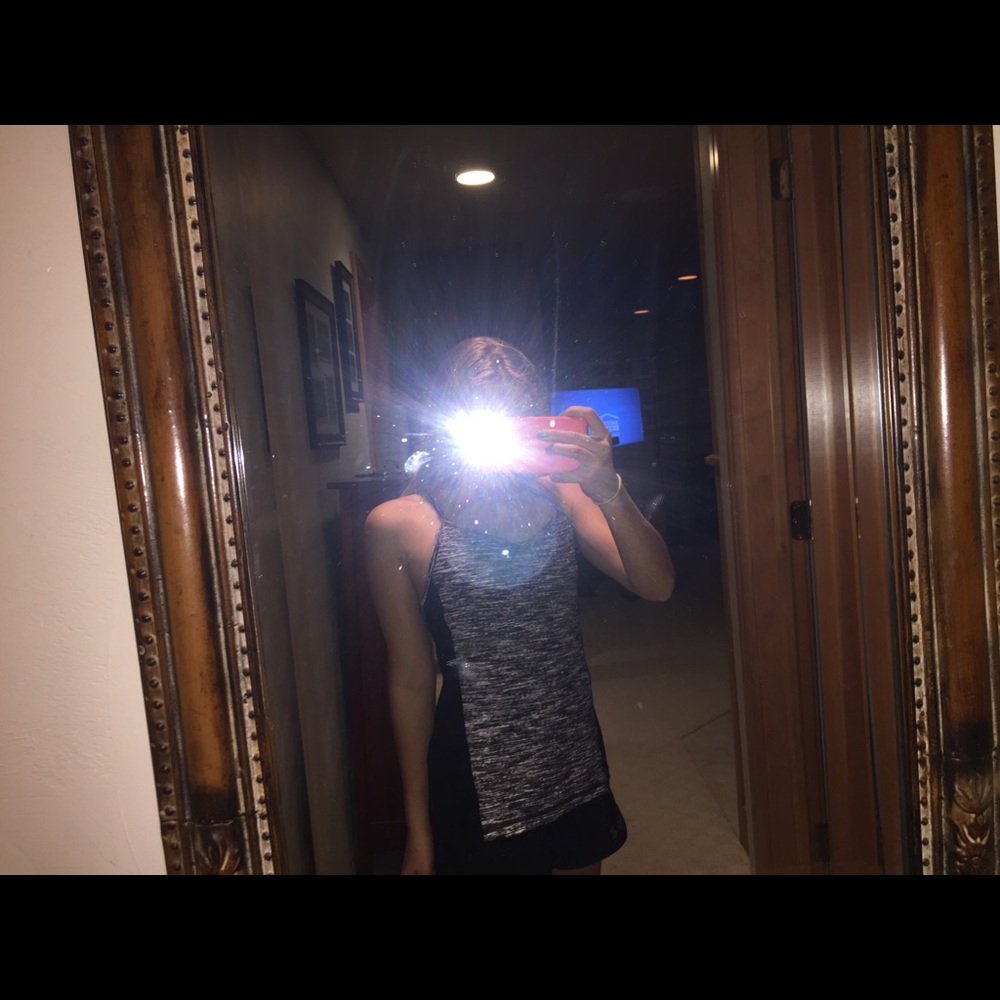 Workout top that is comfy with removable boob pads
