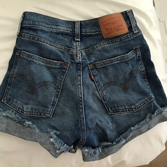 Levi’s High Waisted Shorts - Picture 2 of 4