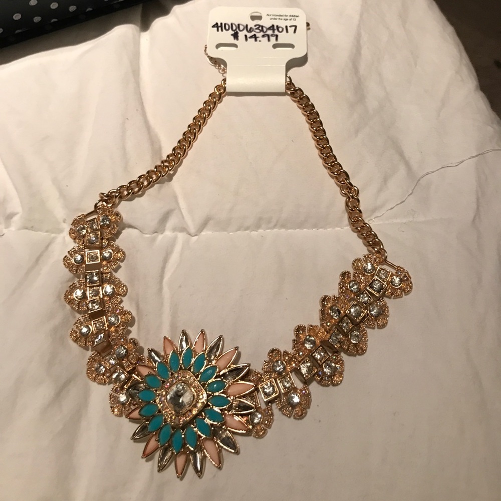 Statement necklace