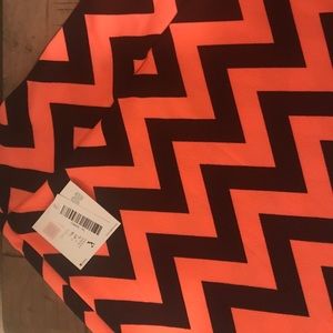 NWT Black and Coral zig zag Lularoe Cassie.