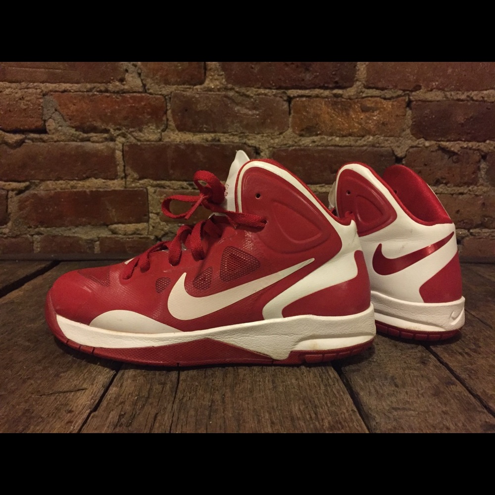 Nike Basketball Max Air Hyper Guard Up- Size 6Y