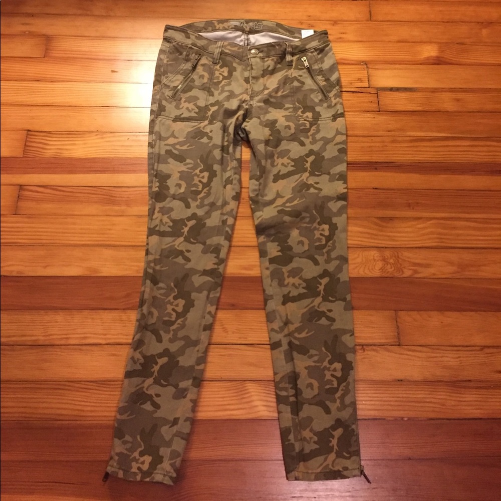 Old Navy Rock Star Camo pants, size 10