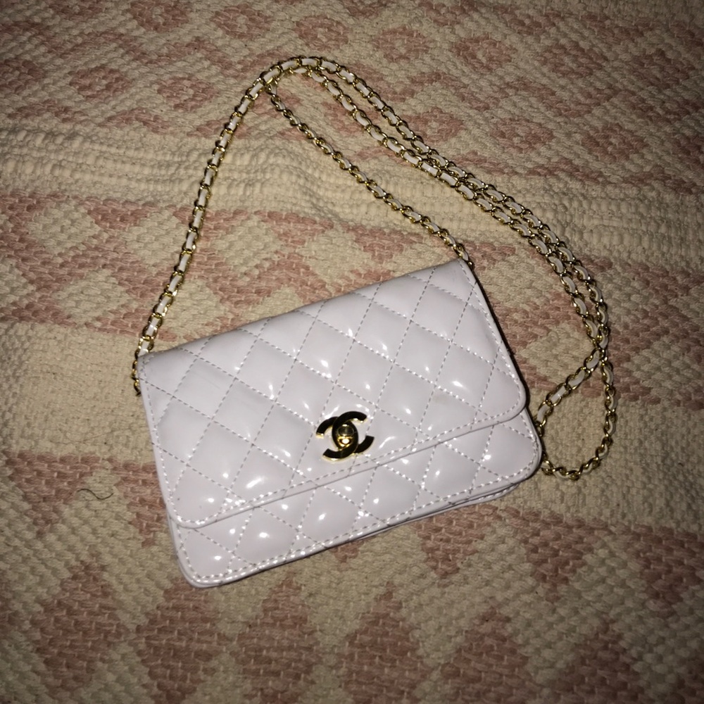 White mini wallet purse