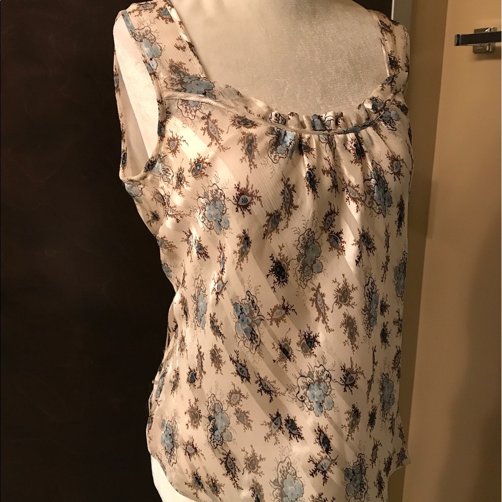 Floral Romantic Top 🌸