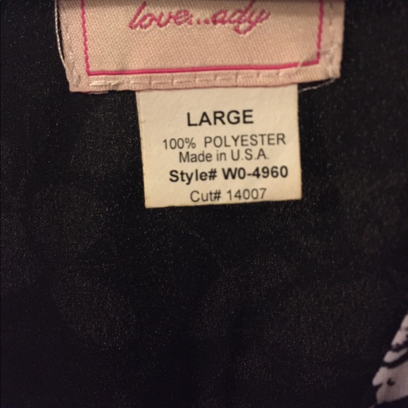 Love…Ady Black & White Floral Romper - Picture 4 of 4