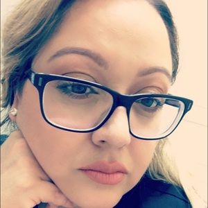 Meet your Posher, Leonela