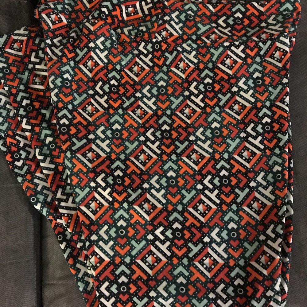 Geo print TC Lularoe leggings