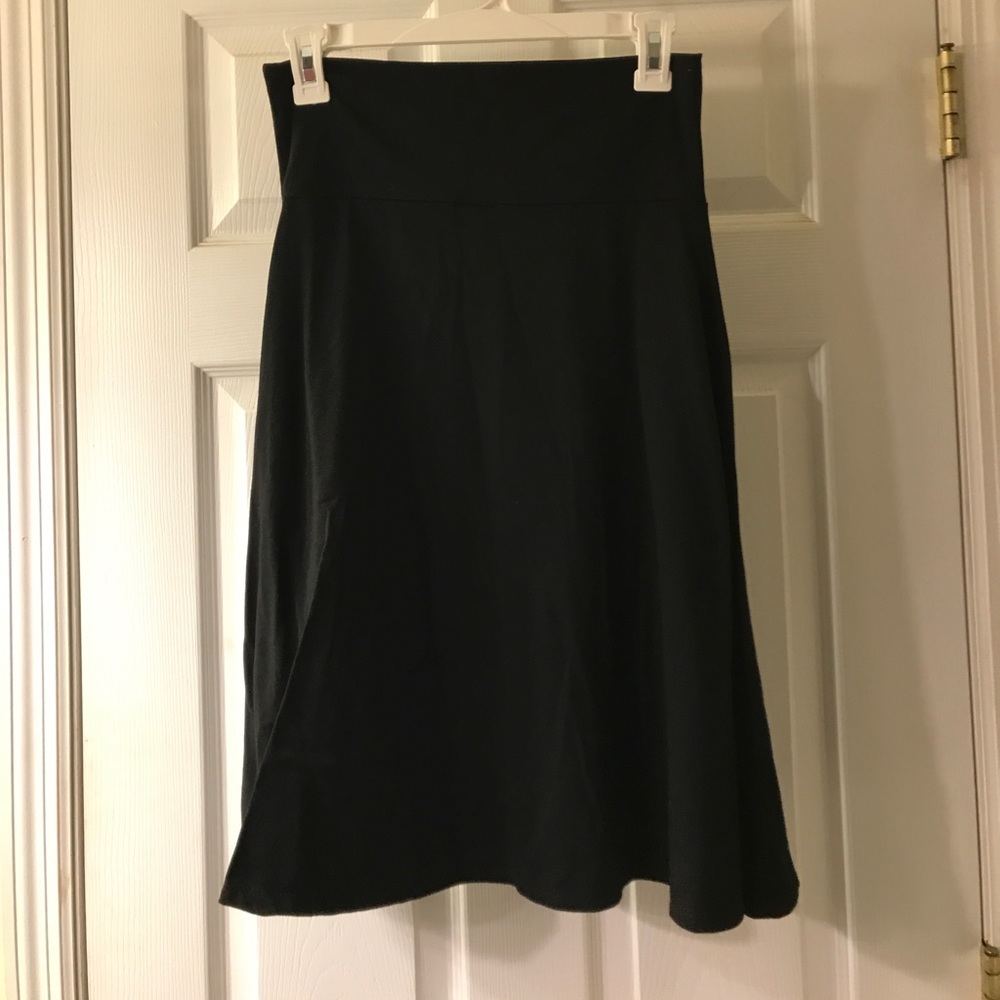 Black LuLaRoe azure skirt size small