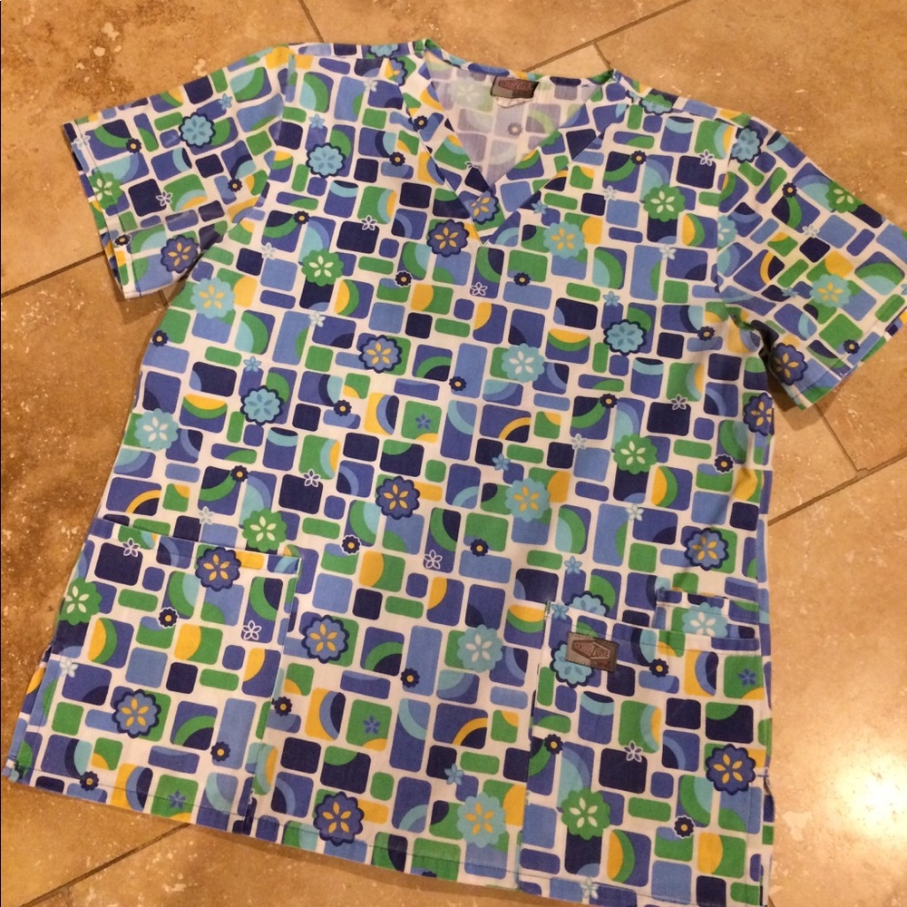 Scrub Zone Top - Picture 2 of 2
