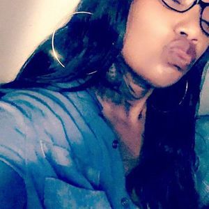 Meet your Posher, Davisha