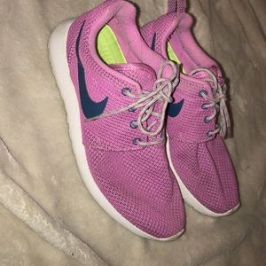 Nike Roshe Runs