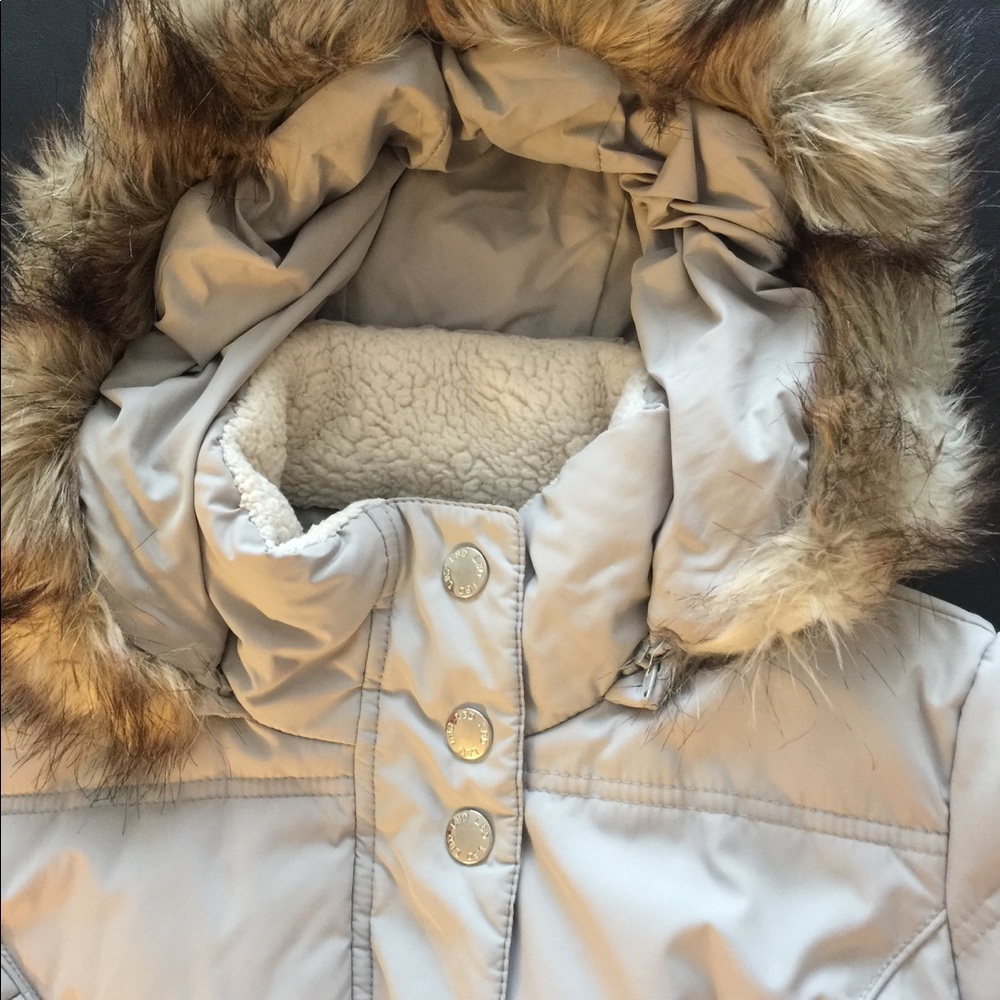 Winter Coat - Picture 4 of 8