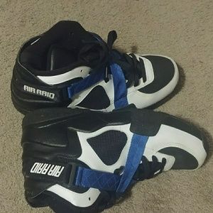 I'm selling my nike raids