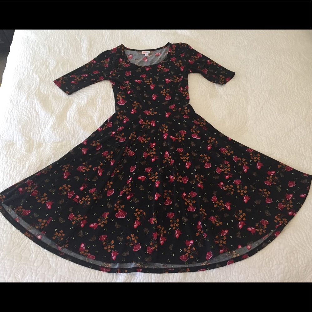 LuLaRoe Nicole ✨ Like New!✨ Black Floral Dress
