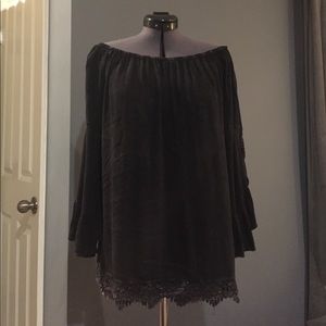 Black Altar'd State loose cold shoulder top