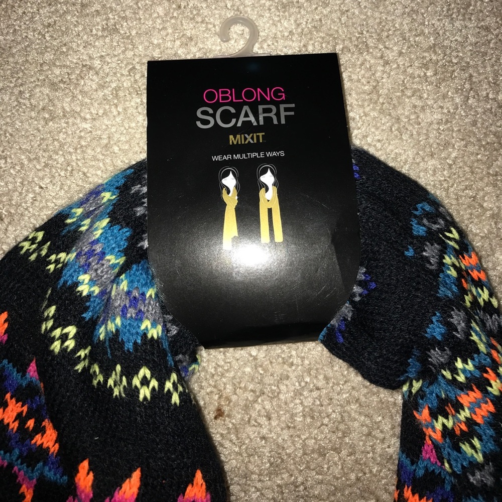Scarf - Picture 2 of 3