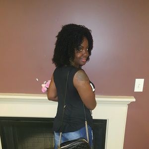 Meet your Posher, Latoya