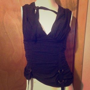 Strappy semi shear top