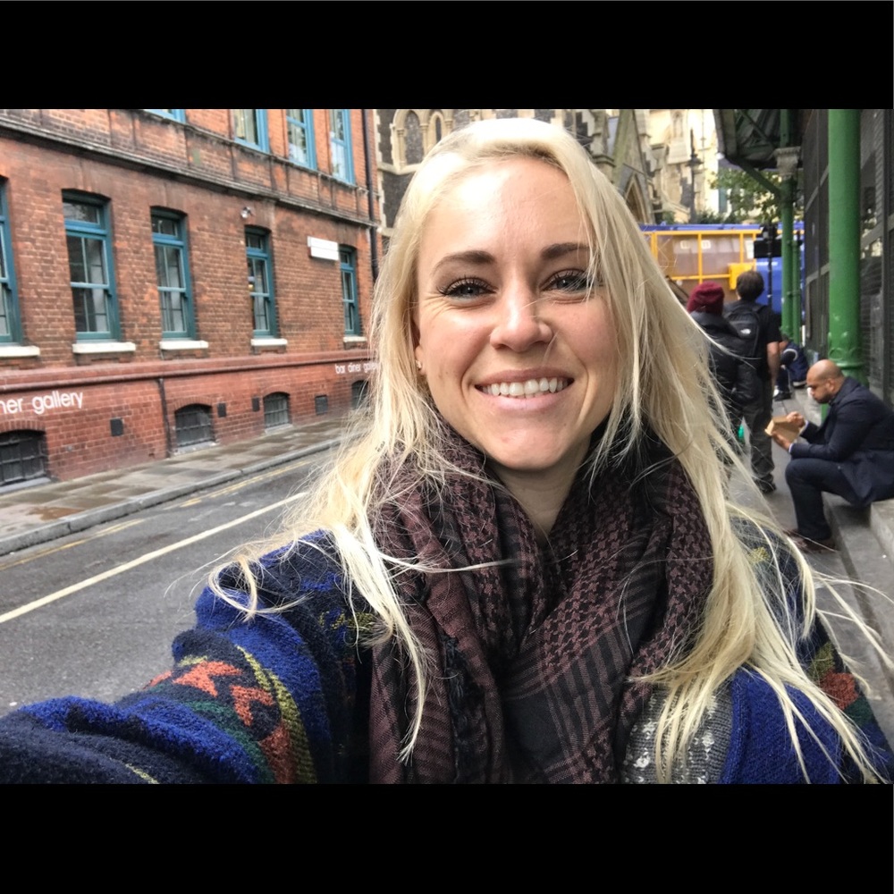 Meet your Posher, Dana