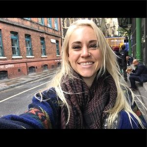 Meet your Posher, Dana