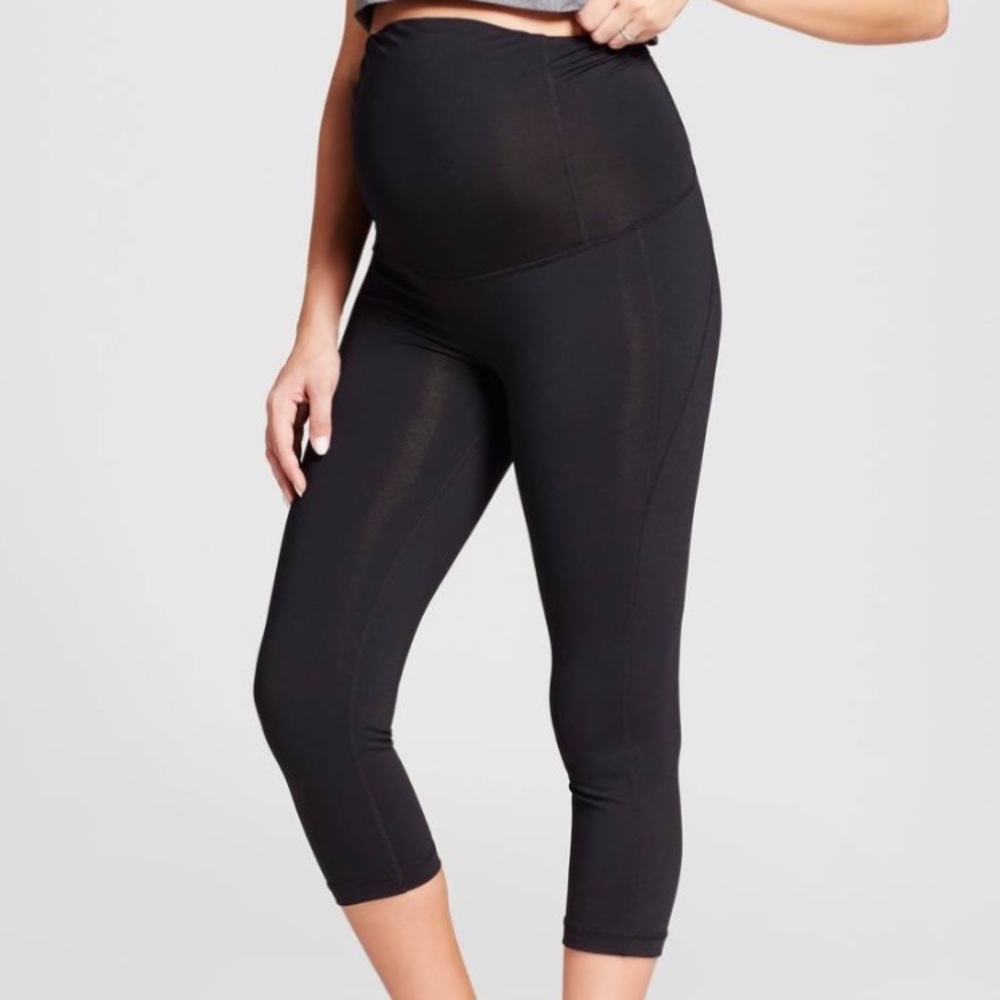 Ingrid & Isabel Maternity Athletic Capris- M