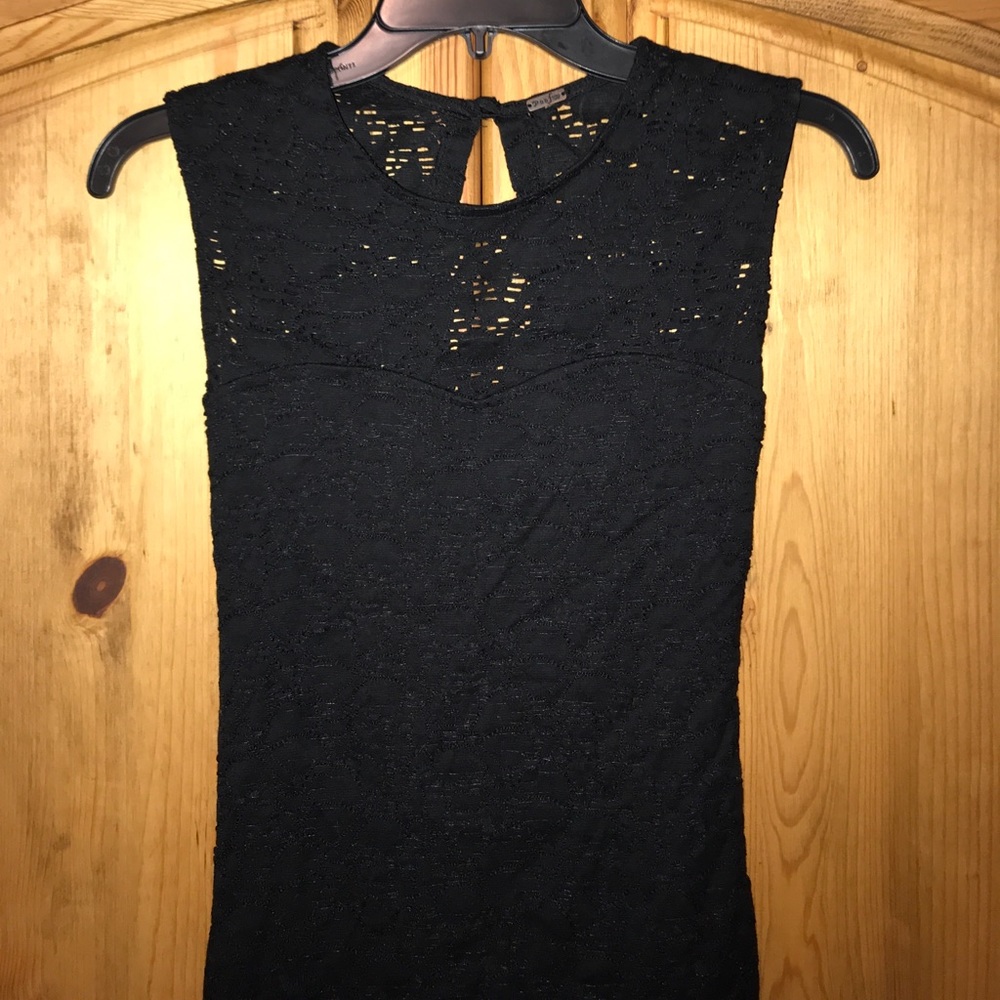 🌟Little Black Dress- size Small - stretchy lace🌟