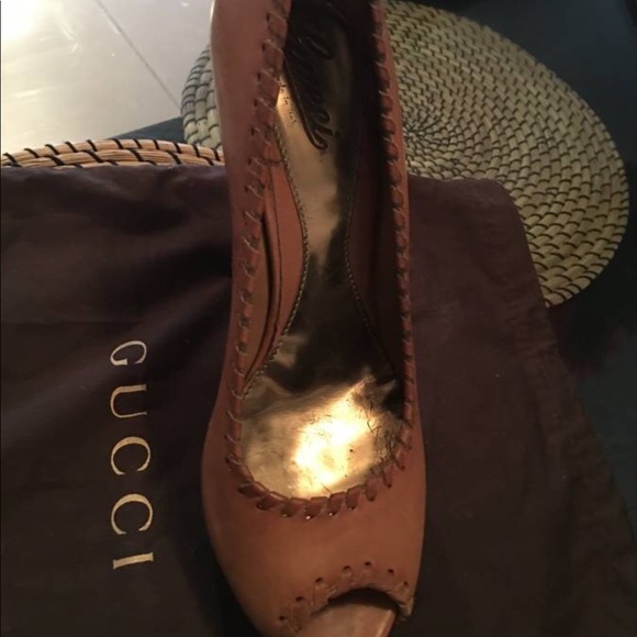 🔥GUCCI HEELS🔥 - Picture 2 of 4