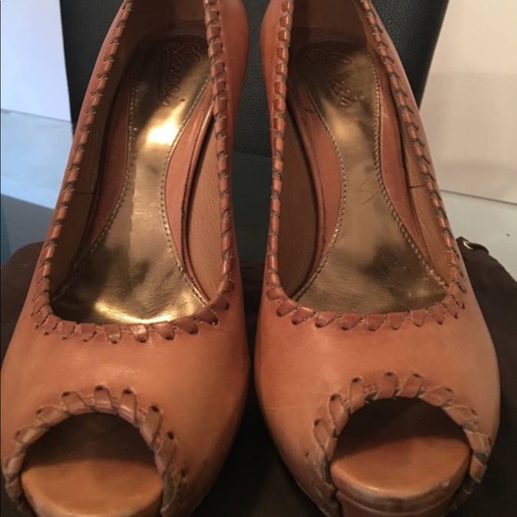 🔥GUCCI HEELS🔥 - Picture 3 of 4