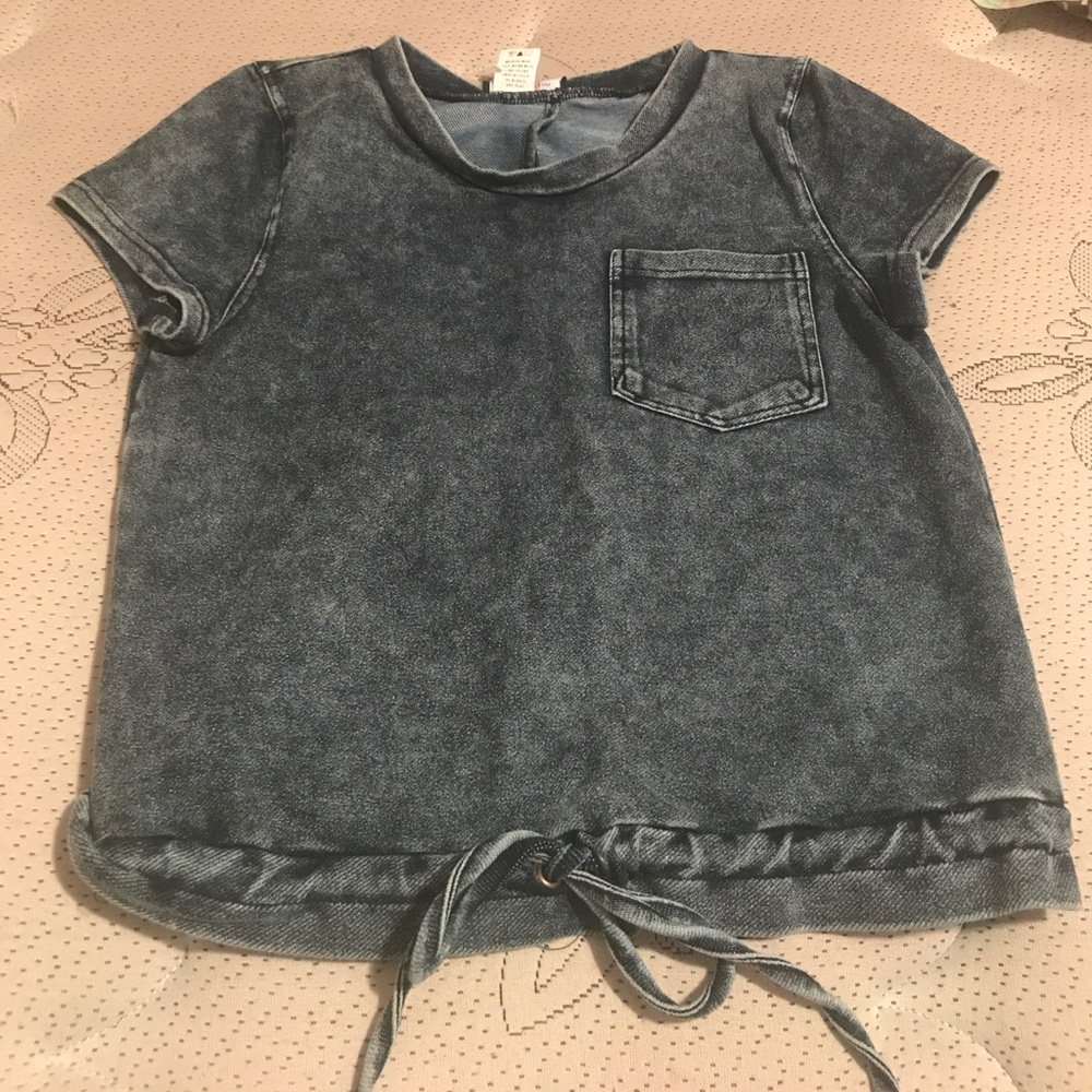 Short sleeve top