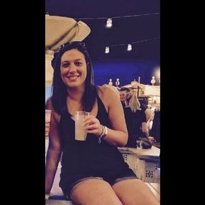 Meet your Posher, Andrea