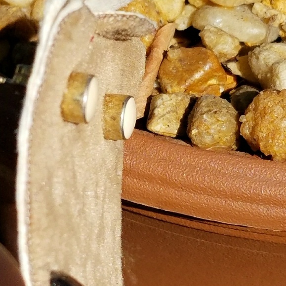 DONATED. Vintage goldtone set - Picture 4 of 5