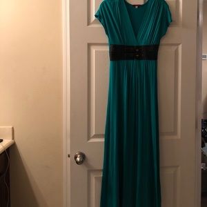Cute green maxi dress size Small