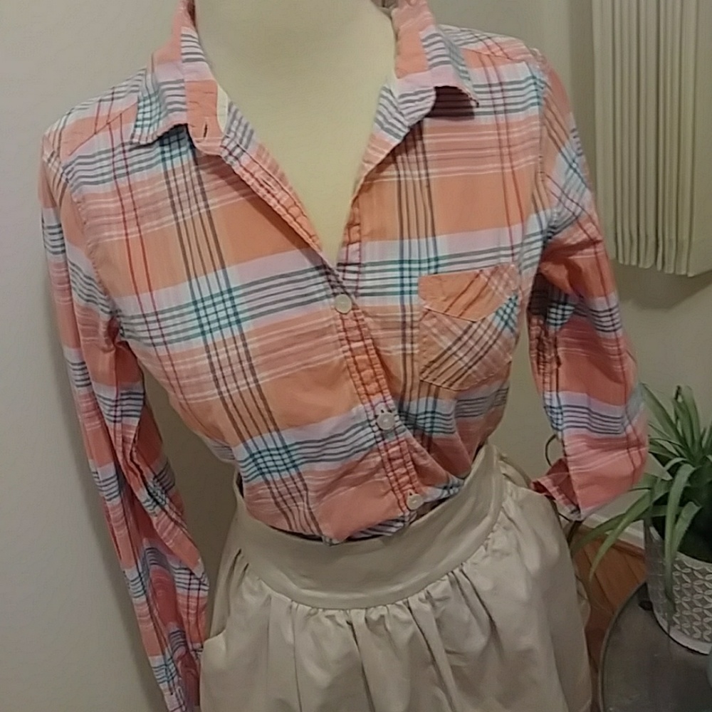 American eagle button down top [0073] - Picture 2 of 5