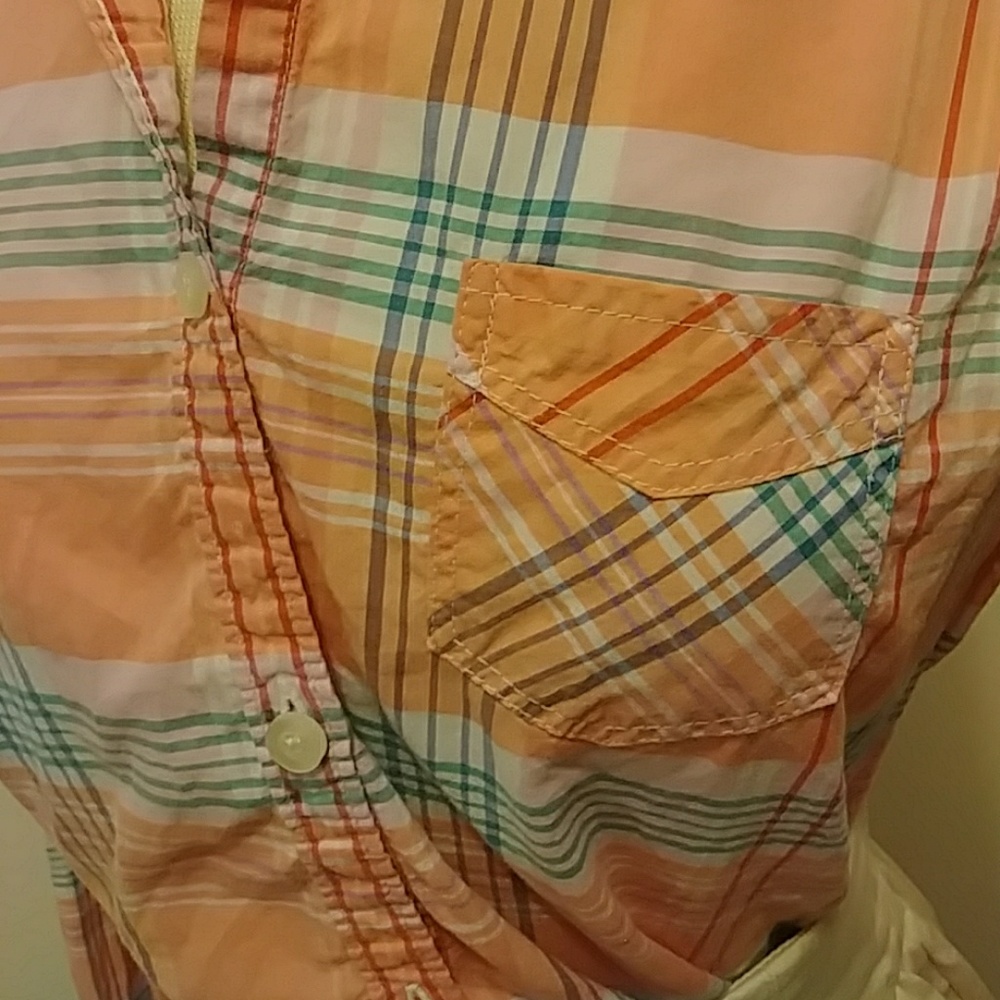 American eagle button down top [0073] - Picture 3 of 5