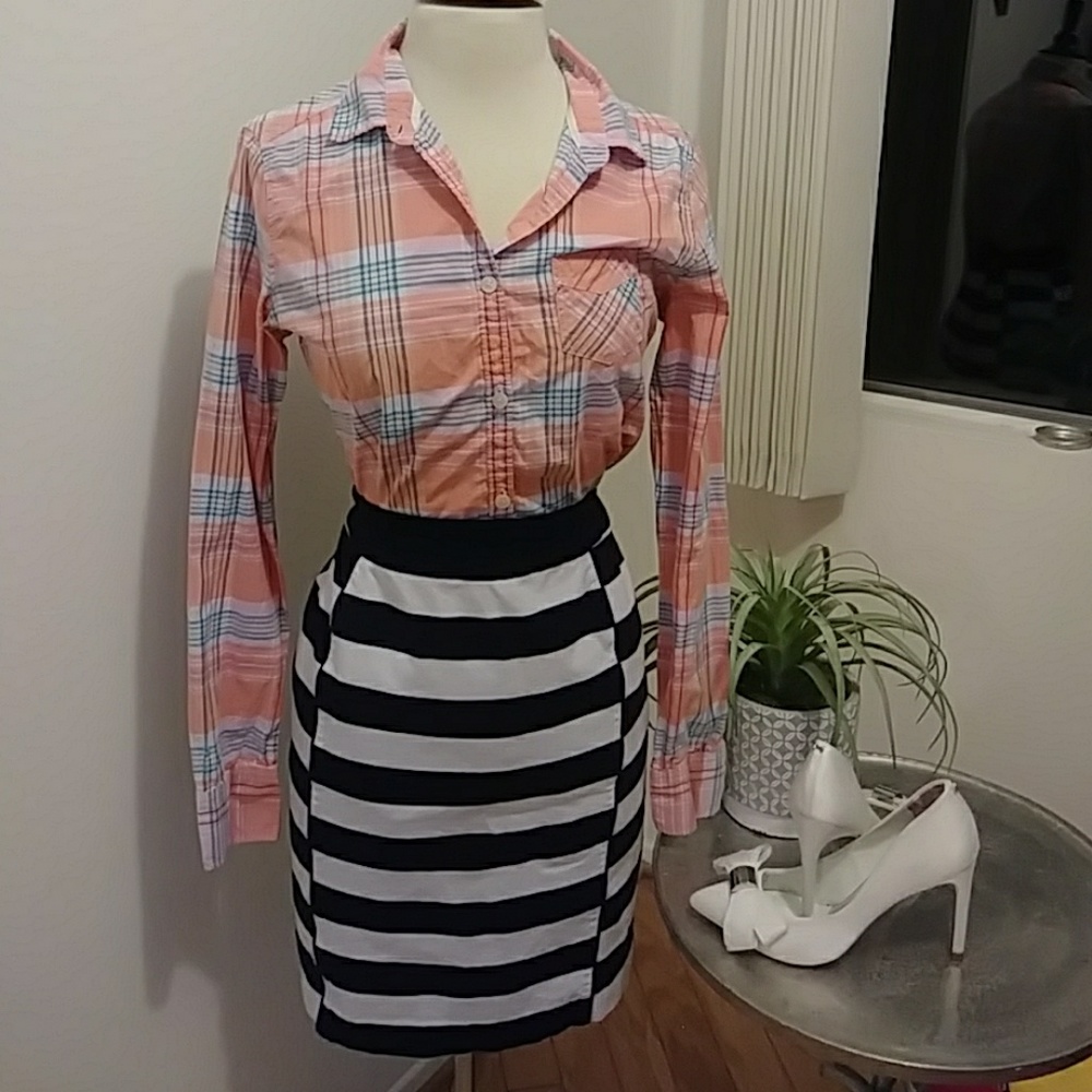 American eagle button down top [0073] - Picture 4 of 5
