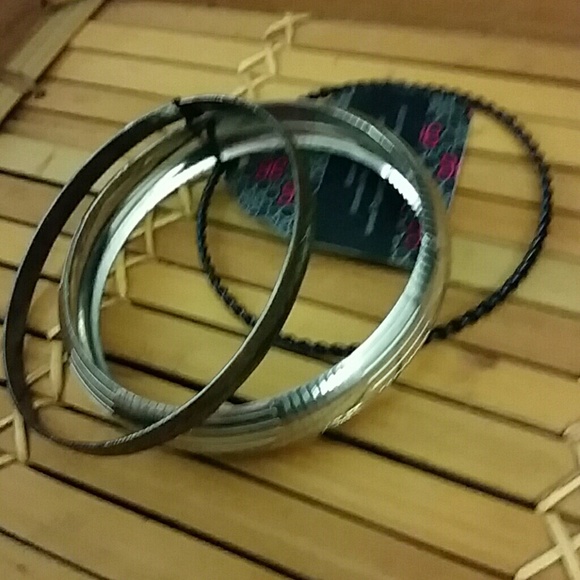 ☆ Paparazzi 3pc Bangle Bracelet set ☆ - Picture 3 of 3