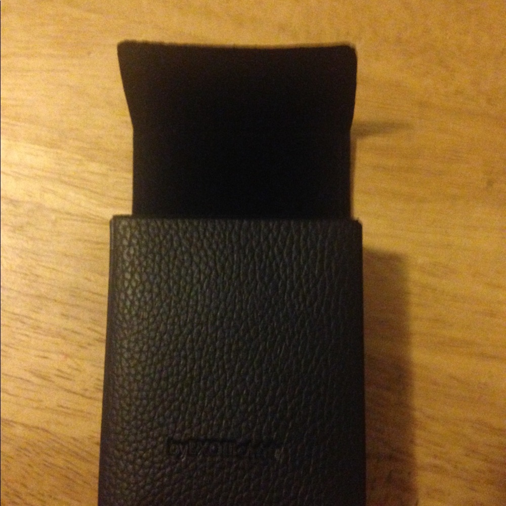 New folding Ray ban wayfarer case only - Picture 3 of 3