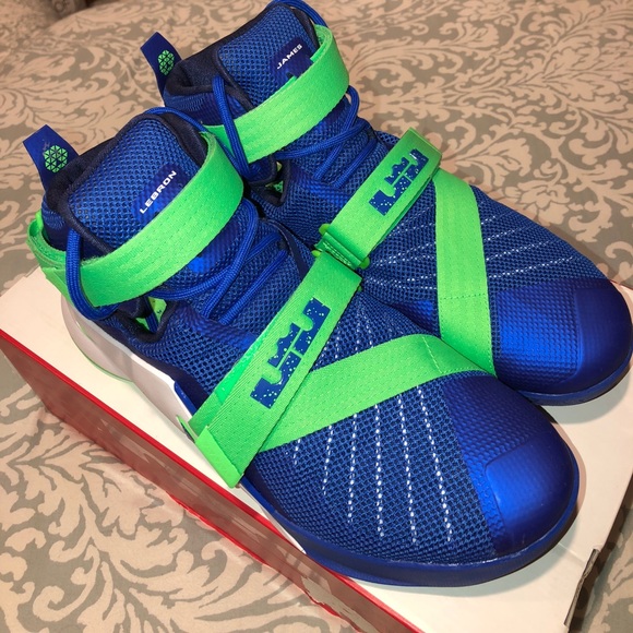 le scarpe nike lebron james zoom soldato ix edizione poshmark sprite le scarpe nike lebron james zoom soldato ix edizione poshmark sprite