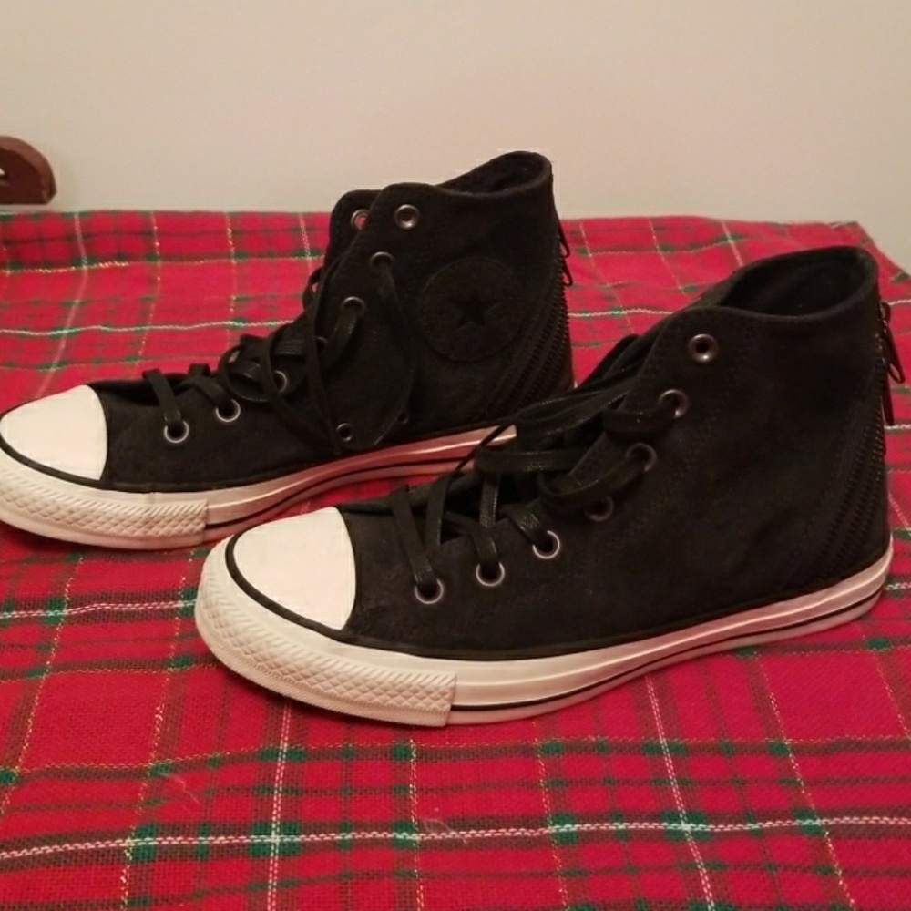 Converse sneakers CyBER SALE!!!!!