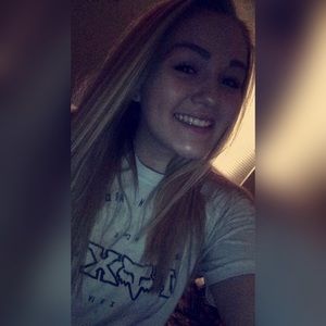 Meet your Posher, Chloe