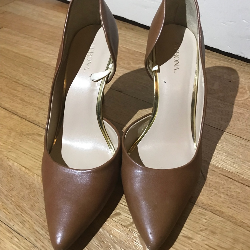 Tan heels 7.5